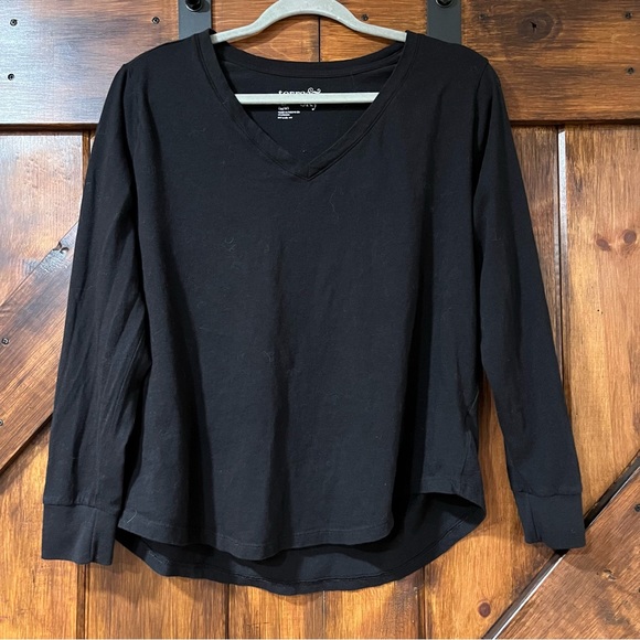 Terra & Sky black long sleeve v-neck top - Picture 1 of 4